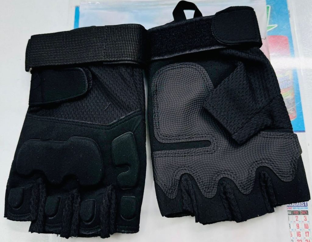 ARMY HULF GLOVES ALL SIZE AVAILABLE /L/ XL/ XXL / BIKE ACCESSORIES/ BQF